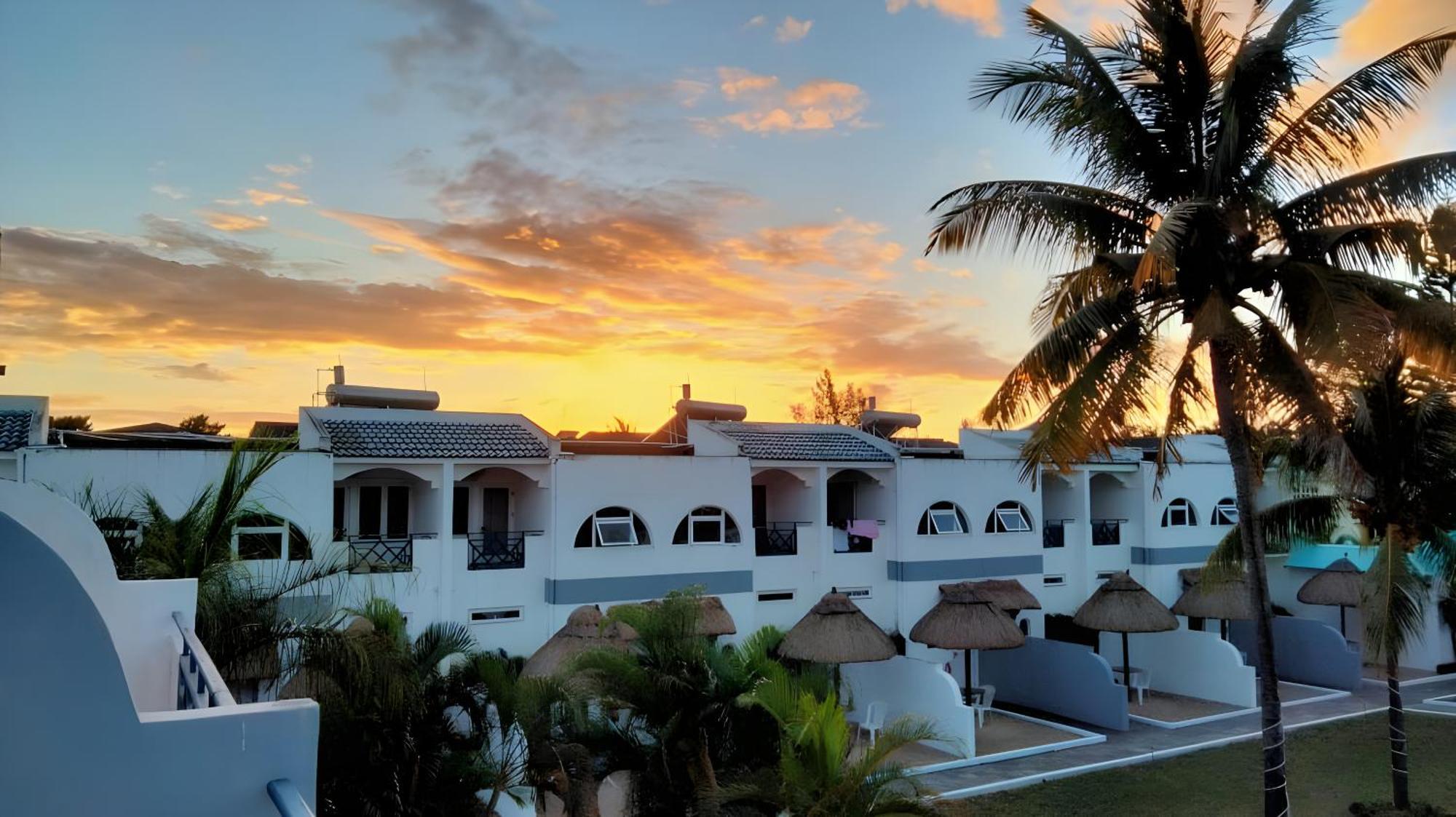 Stella Rina "Adults Only" Bed & Breakfast Grand Baie Exterior photo